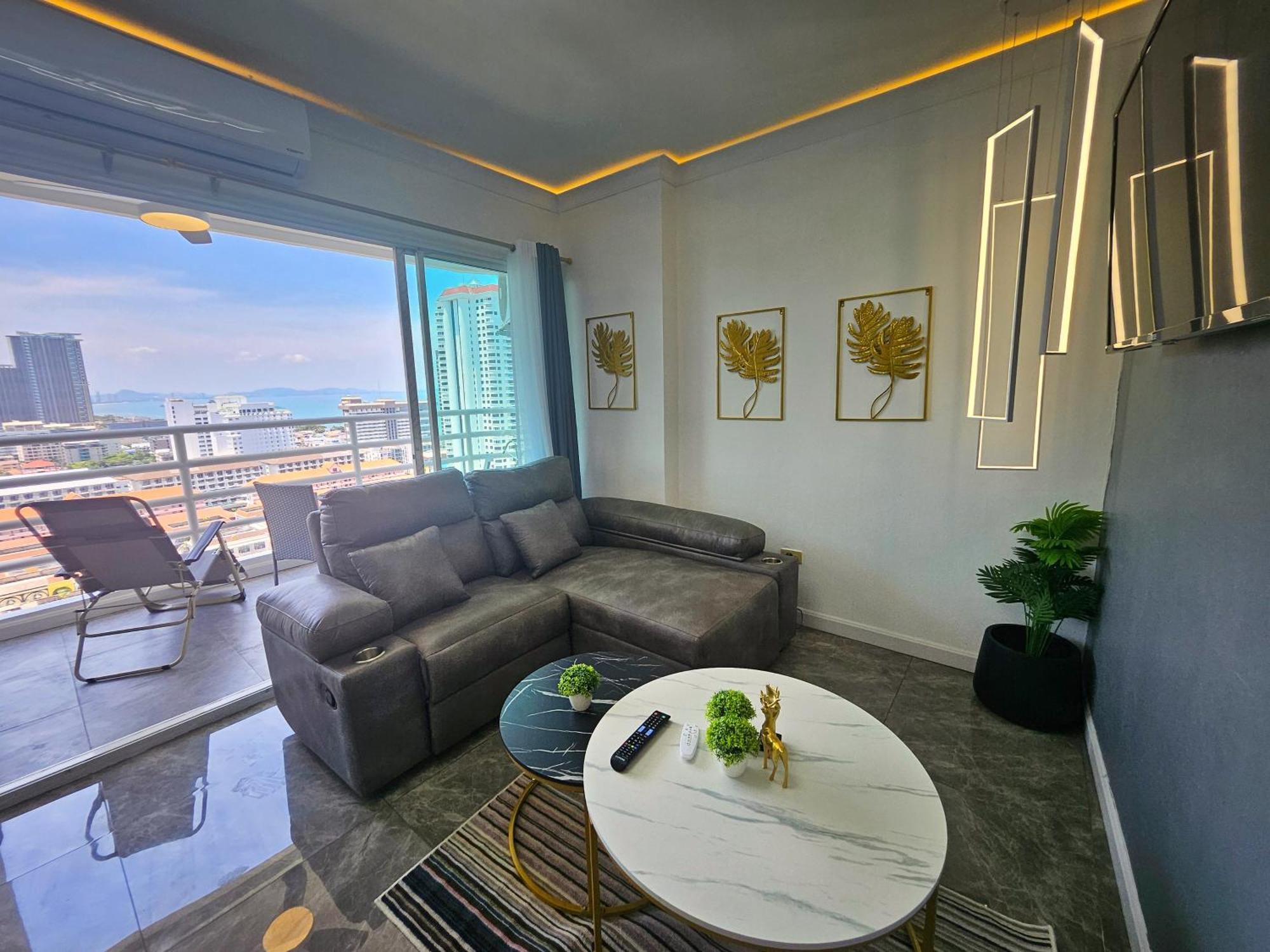 View Talay 5 Jomtien Beachfront Pattaya Exterior foto